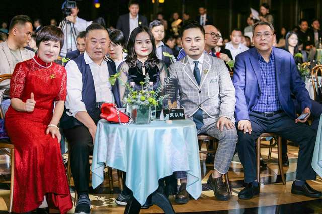 老乡鸡执行董事束小龙:"食品安全是底线不是追求"