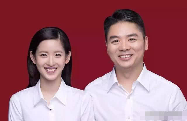 明星结婚证件照,别人都是女左男右,只有张若昀夫妻太"