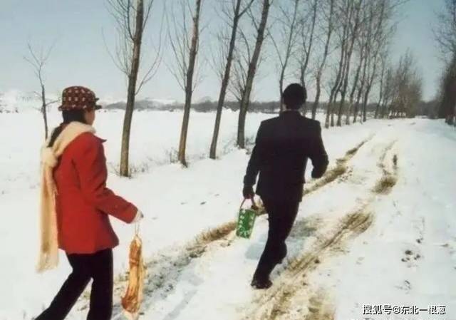 30年前过年走亲戚串门老照片淳朴亲情这才是过年