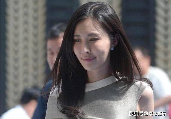 王石面临感情危机?妻子田朴珺发文:该散场的终要散场!