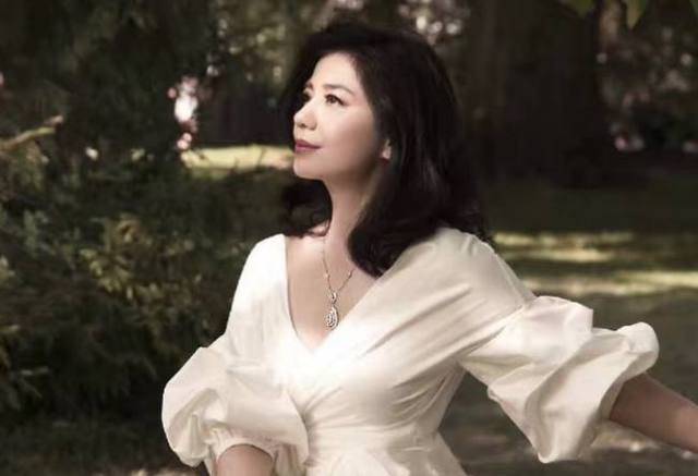 刘德华合作过的八位女星,个个美艳动人,谁是你的最爱?