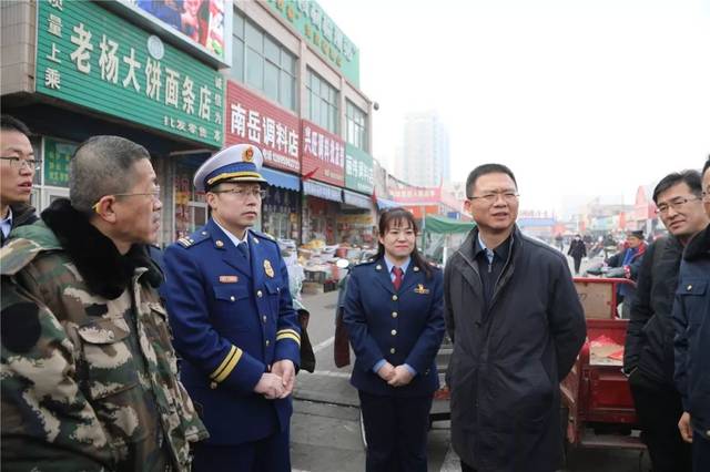 石嘴山市市长张利带队检查春节前安全生产和消防工作