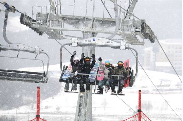 第六届全国大众冰雪季陕西鳌山举办,西北冰雪运动正火爆(最新发布)