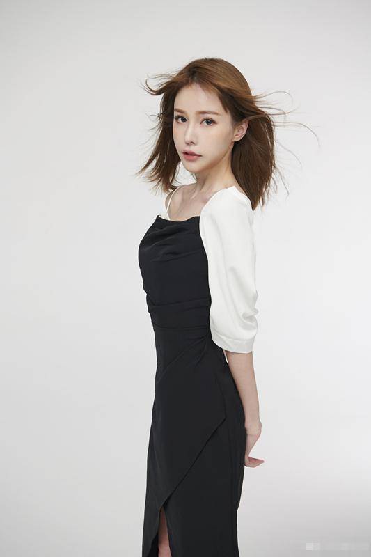 和平精英最美女主播诞生!好身材一览无遗,网友:这谁能