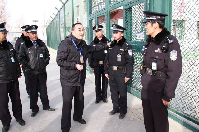 刘天海厅长等一行4人到柴达木监狱开展慰问工作