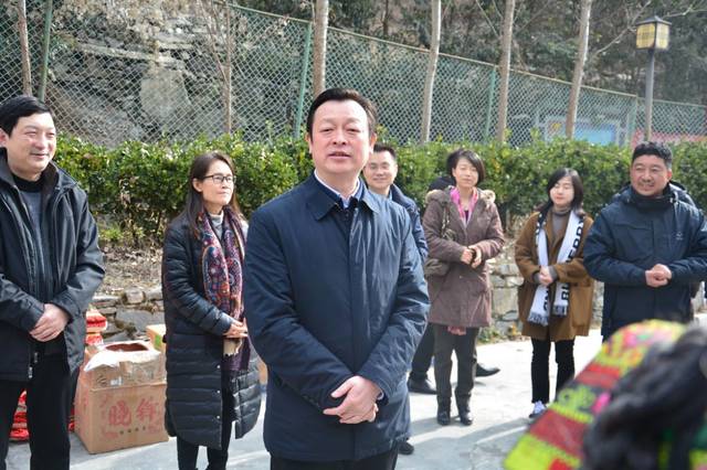 省委宣传部副部长高中伟一行到理县开展春节走访慰问活动