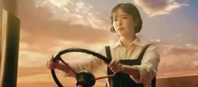 "人民币女郎"哈尔滨人梁军去世 | 新中国第一位女拖拉机手