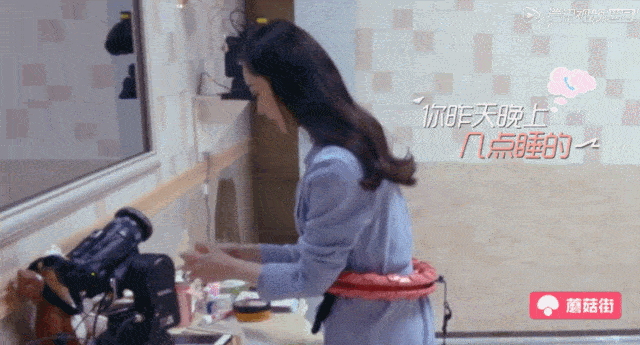 冷白皮宋轶都狂涂身体乳,你有什么理由懒惰?_手机搜狐网