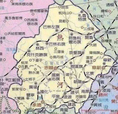 建国后不久,察哈尔省获得解放,乌兰夫便将内蒙古自治区政府所在地由