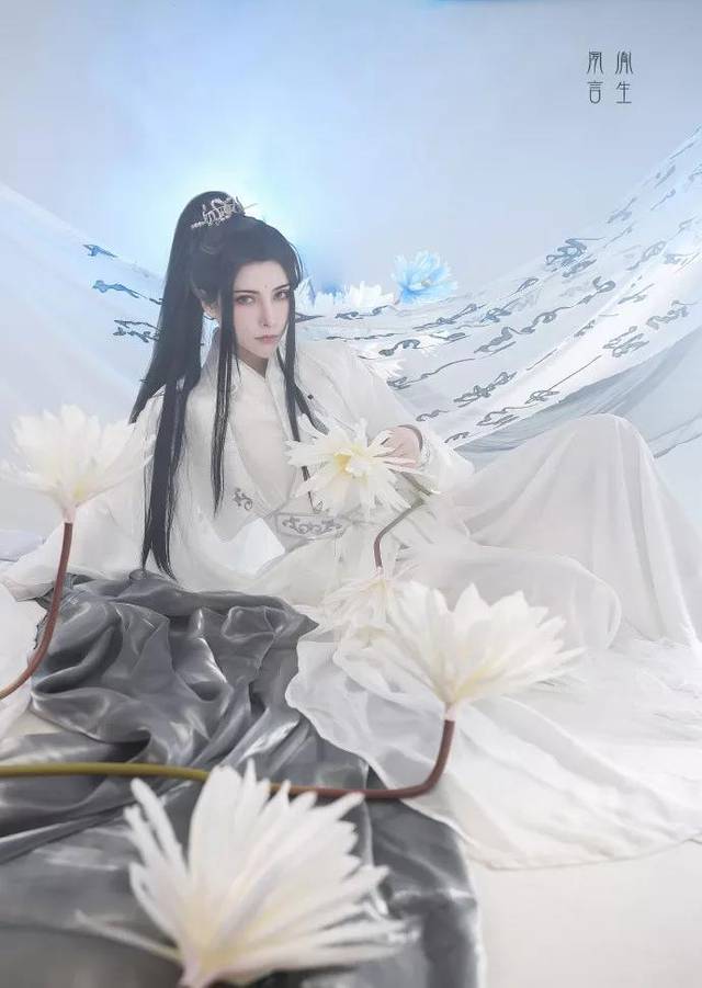 《二哈和他的白猫师尊》楚晚宁cos,赏心悦目的颜值,儒雅俊美