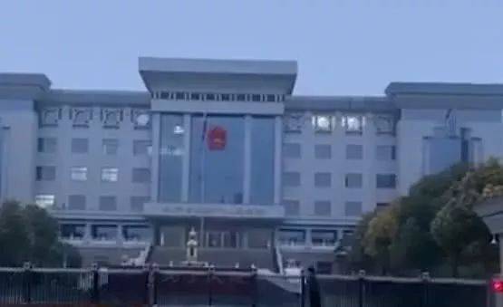 庭审视频曝光!醉驾玛莎拉蒂司机痛哭下跪道歉