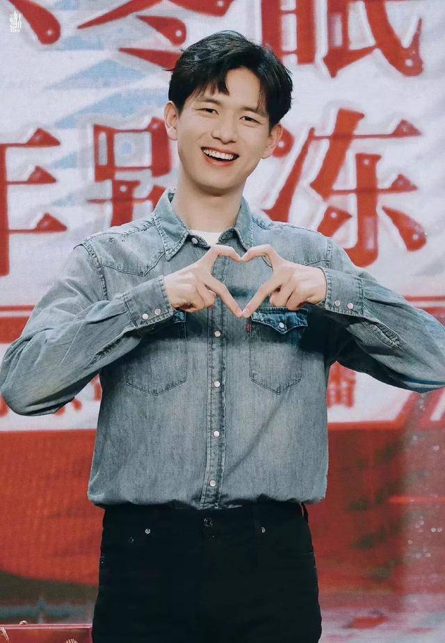 这笑容也太治愈了吧!看一整天都不嫌累