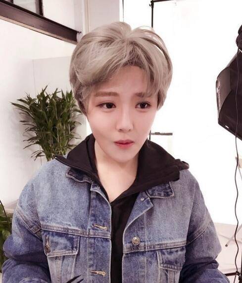 鹿晗全家福曝光,父母为何反对他成为艺人?