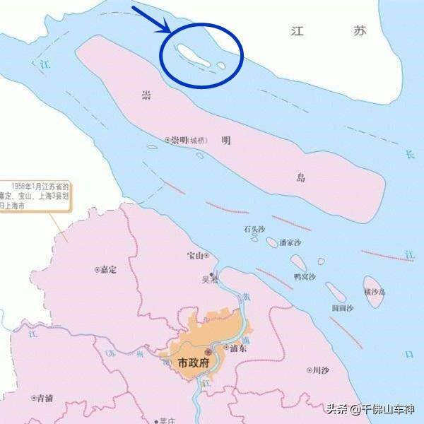 崇明岛与西北部的几个沙洲连接了起来,而这几个沙洲是属于江苏省的,这
