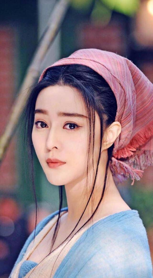 女明星演"村姑,热巴蒋勤勤都好美,但只服汤唯孙俪素颜出镜