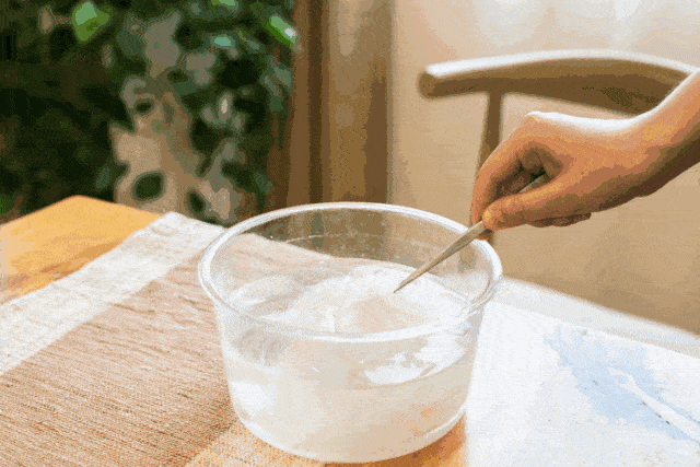 这些虚头巴脑的功效,单是肉眼可以检验成果的——美白,燕窝就做不到