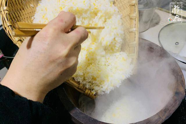 先煮后蒸,多此一举的甑子饭,是年夜饭里最纯正的家乡味道