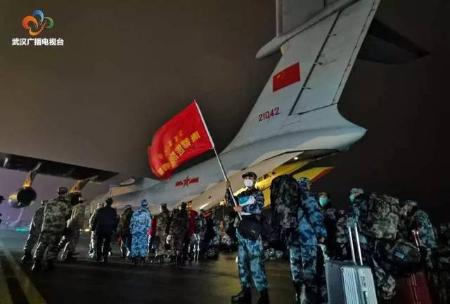 出发!除夕夜,解放军3支医疗队450人驰援武汉!