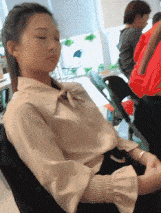 搞笑gif趣图:姑娘,快起来,老板来了_手机搜狐网