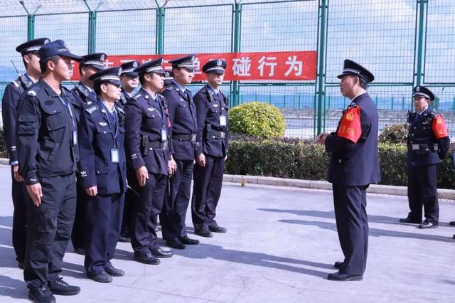 监狱长的"拜年"平实温暖,既是对工作的监督和鞭策,也满含着浓浓的节日
