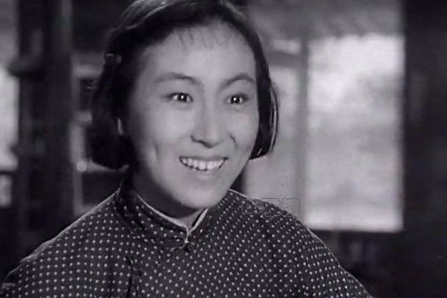 原创老照片欣赏,60年代上影厂三大美女,20岁的向梅,尤嘉和22岁的