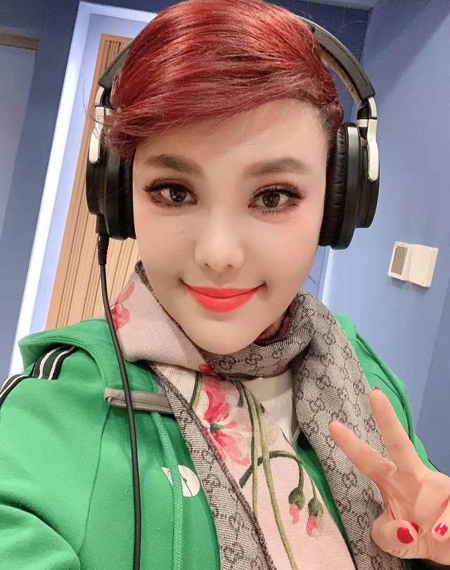 乌兰图雅录制公益歌曲并捐款驰援武汉