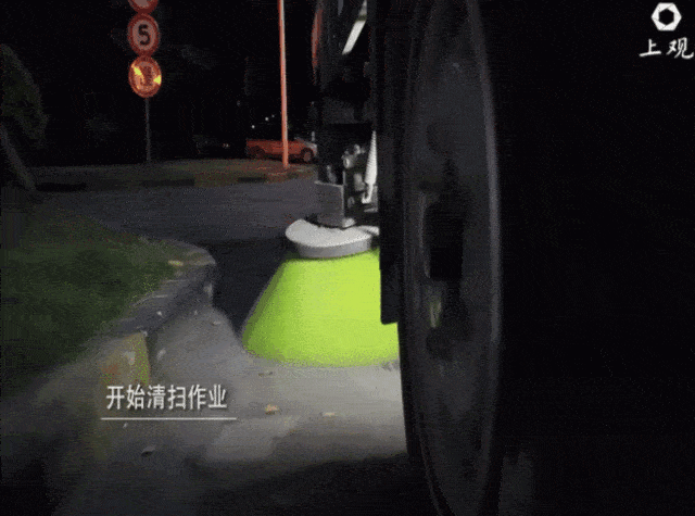2点 无人驾驶清洁车自动苏醒 ▼ ▼ 最后,回到出发点 自动泊入车位