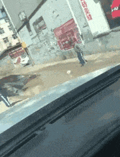 原创搞笑gif趣图:今天坐公交偶遇的姑娘,这笑容谁挺得住呀