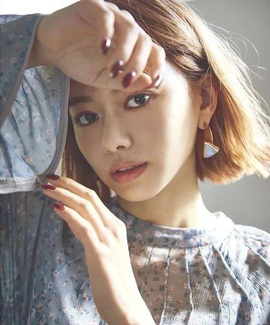 官方承认美过石原里美?97年生的她有着超越年龄的成熟
