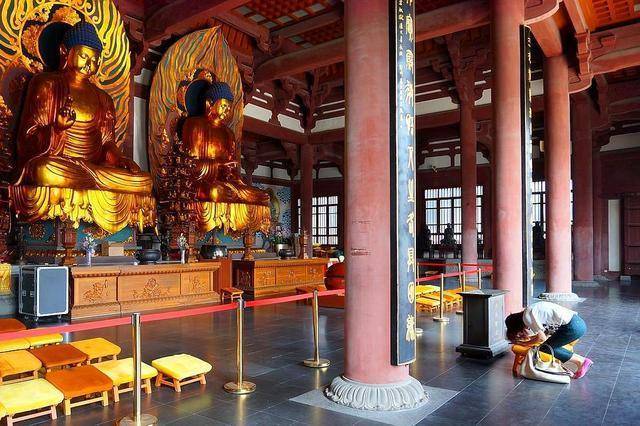 旅途中偶遇寺庙,千万不要随意烧香拜佛,这些佛教禁忌你懂吗?