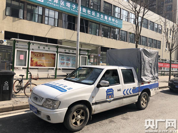 化身急救车司机接送发热患者,医护人员…疫情面前武汉城管队员如何