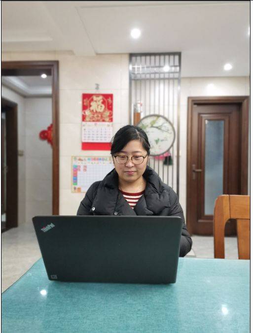 根据张家港市教育局要求,学校需每天两次统计上报师生中有无和武汉来