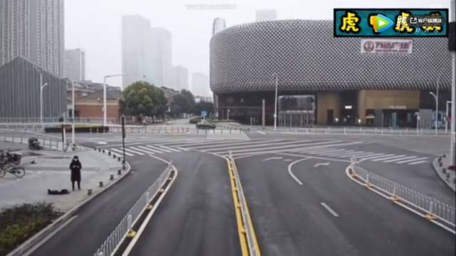 空无一人的武汉步行街