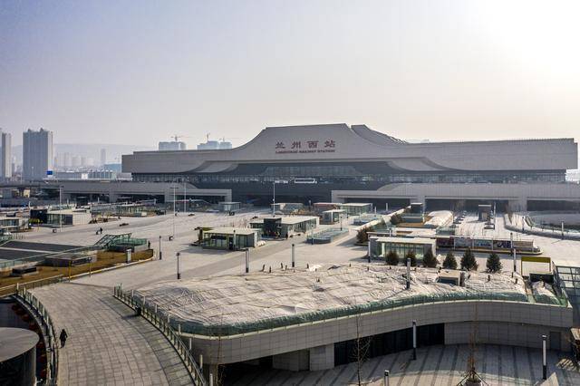 兰州西站(lanzhouxi railway station)是中国铁路兰州局集团有限公司