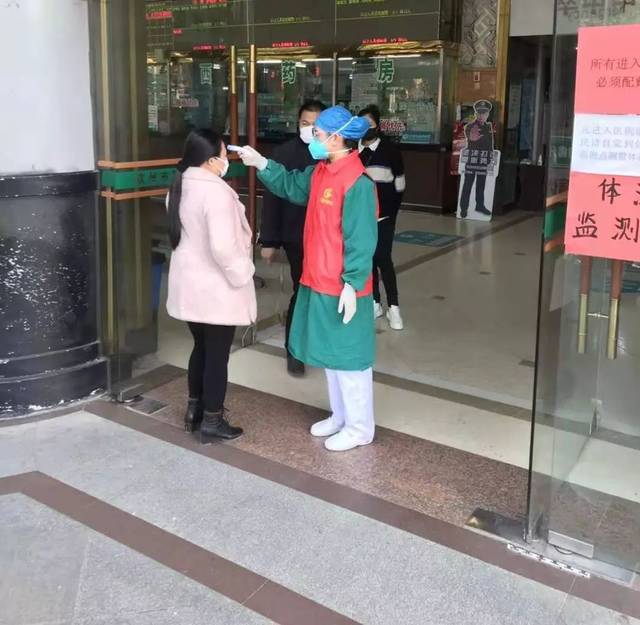 抗击疫情,钦州志愿者在行动