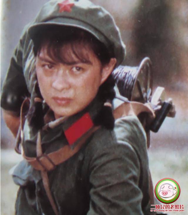 二师兄的老照片:70-80年代影视女星军装照,韩月乔,宋春丽皆在