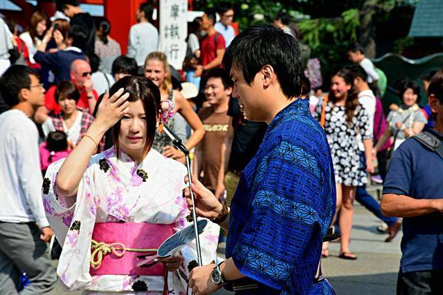 日本人和中国人长得差不多,外国人是怎么分辨的?老外:看3点