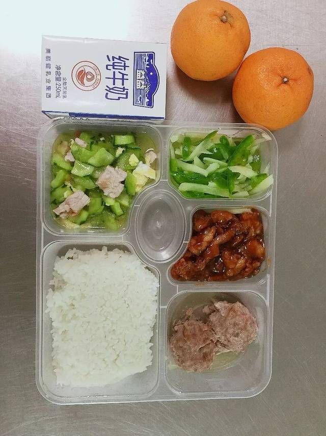 非常时期,为这家医院食堂的"硬核"操作点个赞!