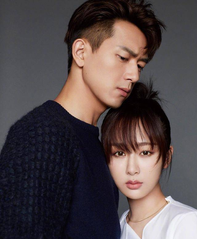 杨紫李现受邀拍杂志,童颜夫妇同框摆拍cp感强,十分养眼