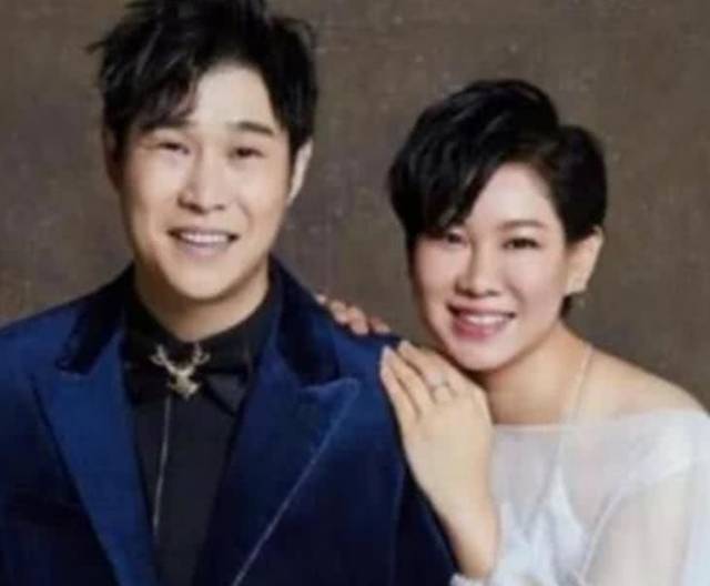 有种"人生赢家"叫小沈阳,老婆瘦成孔孝真,女儿五官长开撞脸金