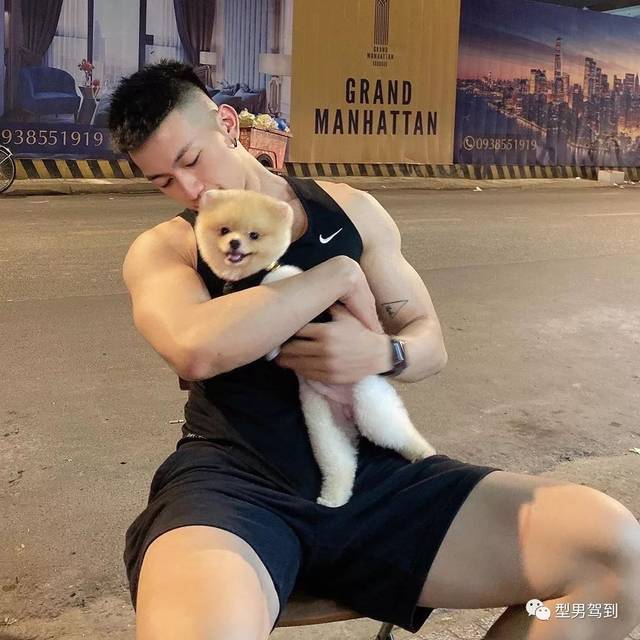 越南头号肌肉网红,大鼻子粗腿实力超群