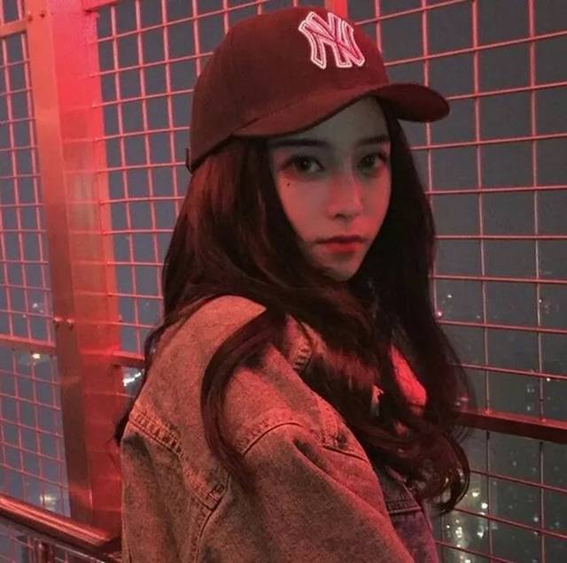 一批红红红红红色微信头像