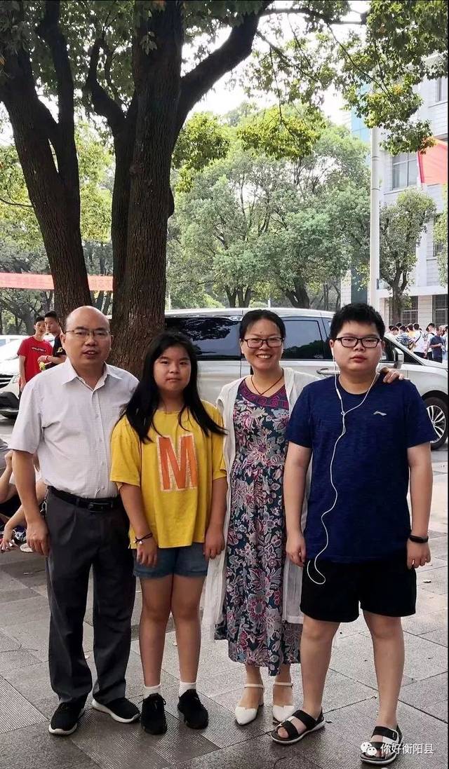 "她说好丑,但我觉得最美"衡阳县隔离病区护士与丈夫隔