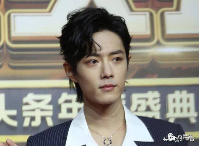 杨紫惊艳亮相却被肖战艳压?原来他美貌真的不如李现?
