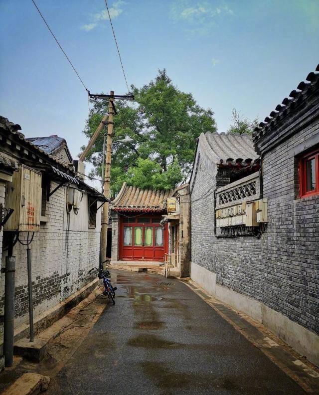 原创雨中的北京胡同:并非仅有照片中的美景,还有胡同居民的生活不易