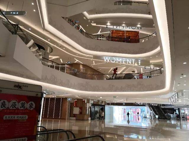 万象城,凯德mall: 商场内不少商户正常营业 商场未有回复