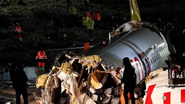 土耳其飞马航空所属一架波音737-800客机事故现场