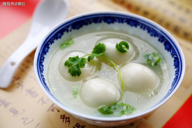 四,荠菜鸡肉汤圆 南方汤圆除了甜馅,还有咸的.