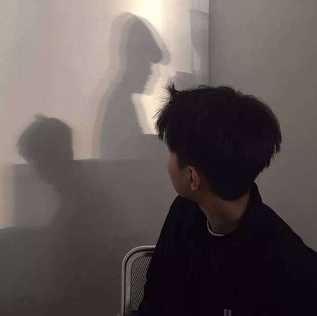 头像壁纸 | 新款帅气男头和壁纸,还有可复制朋友圈!