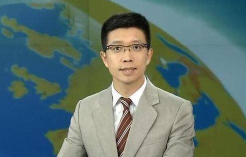 朱广权: 1979年出生的朱广权除了是央视主持人外,还是一位资深的篆刻